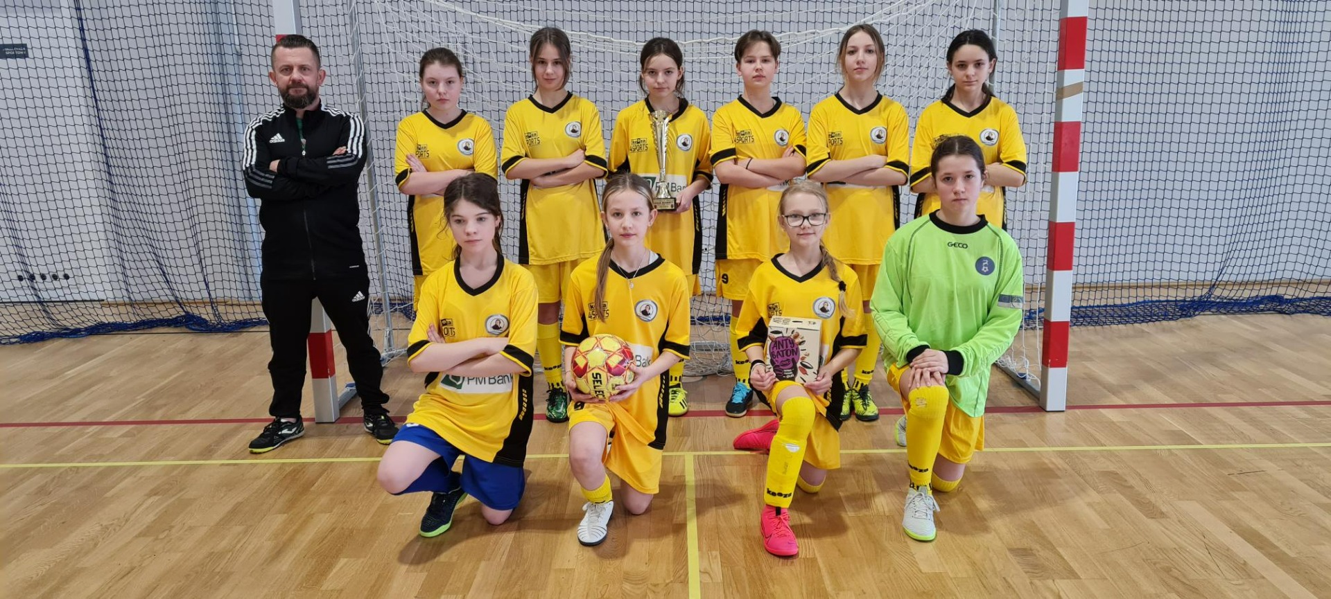 Halowy Turniej Piłki Nożnej Dziewcząt z okazji Dnia Kobiet - 05.03.2023 r.