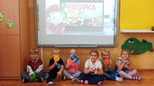 Dzień Kropki w przedszkolu 15 września grupa "Żabki" obchodziła Dzień Kropki - Obrazek 1