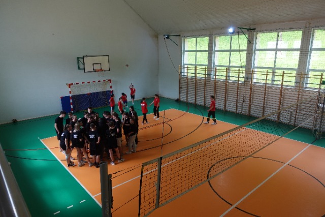 Charytatywny strażacki turniej piłki siatkowej w naszej szkole - Obrazek 5