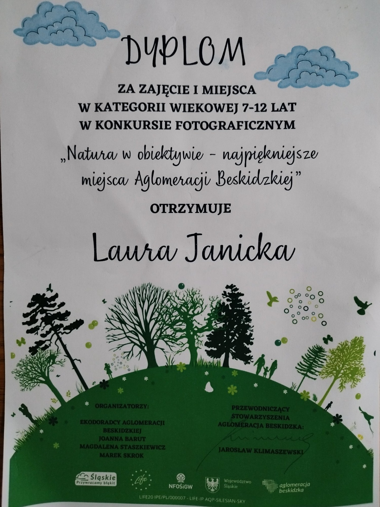 Dyplom dla Laury za I miejsce w konkursie