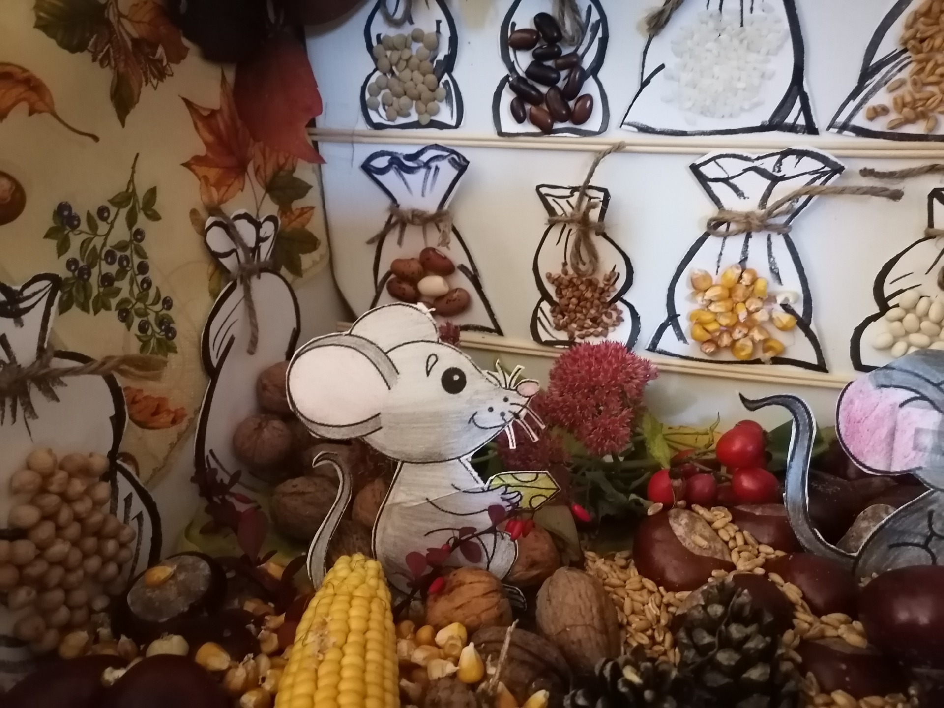 Myška a jej chyžka - výstavka jesenných plodov - Obrázok 4