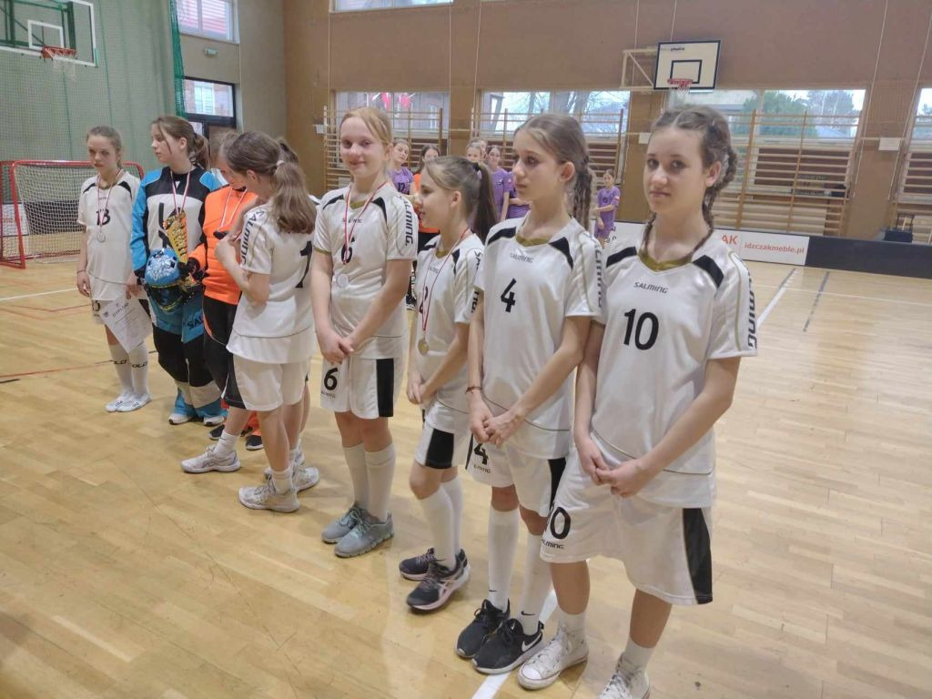 Nasze dziewczęta jadą na Mistrzostwa Polski w Unihokeju! - Obrazek 4