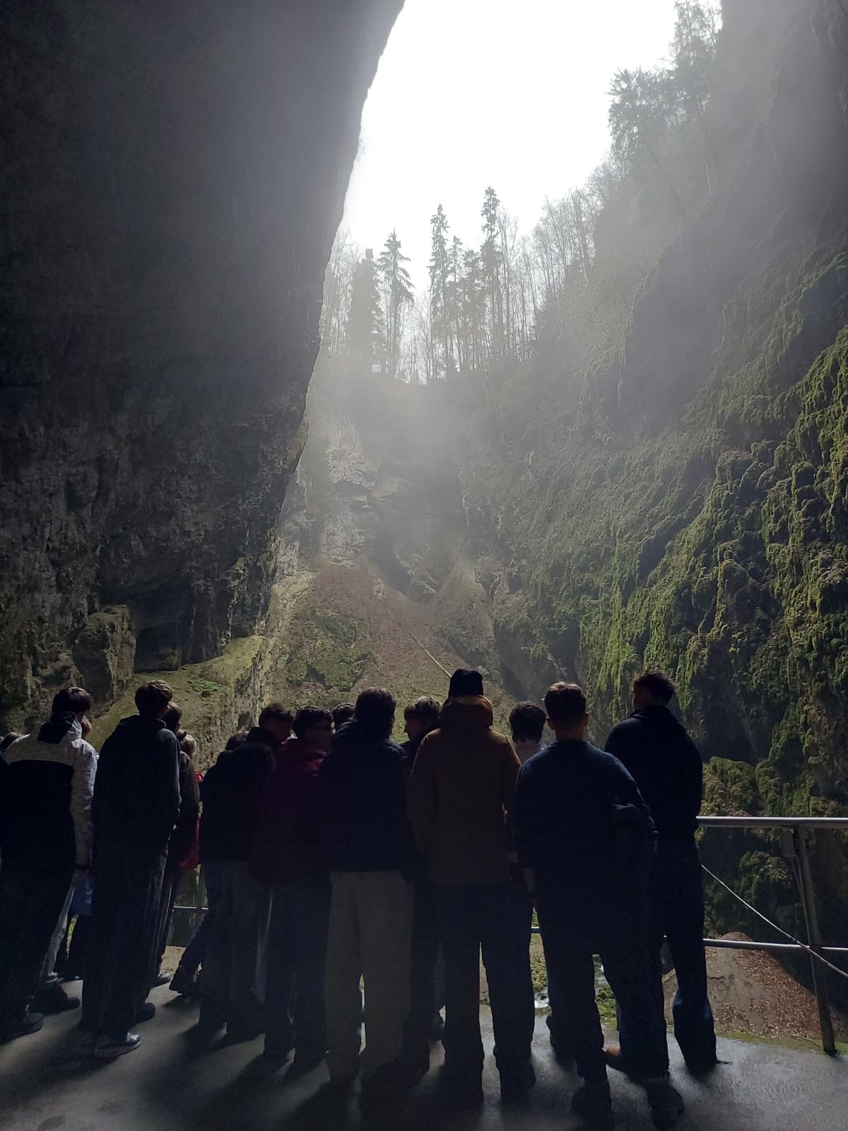 Školský výlet - Tajomstvá podzemia a vianočné trhy v Brne - Obrázok 2