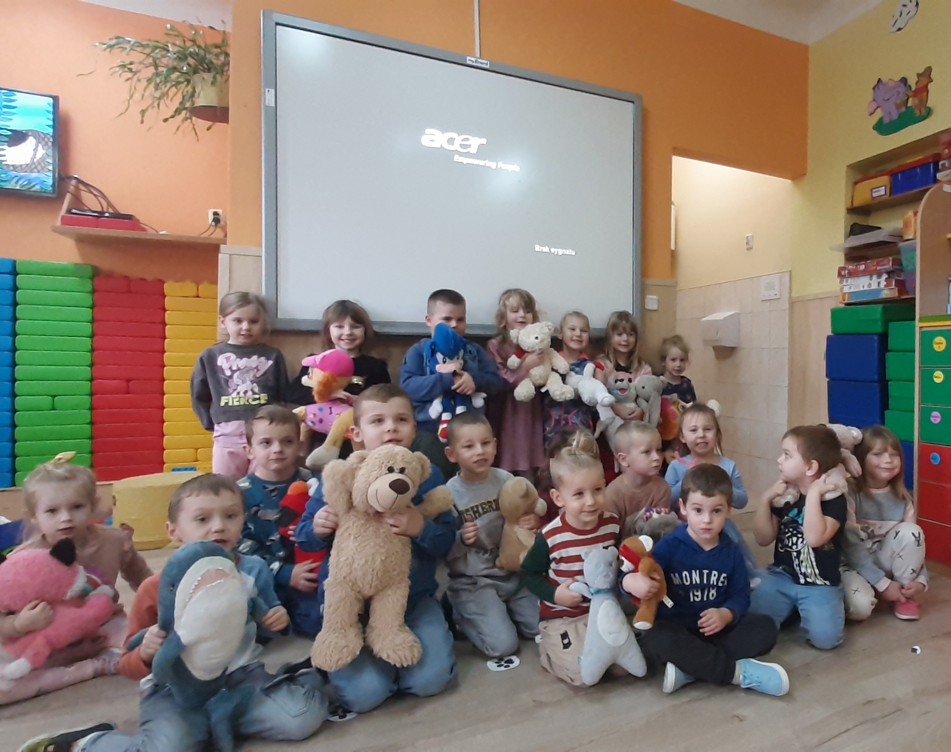 Integracja dzieci z Oddziału Przedszkolnego w Świętem z dziećmi z Przedszkola w Słomkowie podczas "Balu Misia" - Obrazek 5