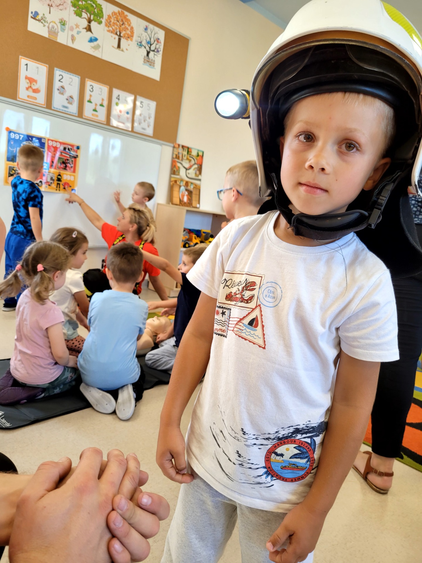 Przedszkolaki numery alarmowe znają i pomocy udzielają – strażacy OSP Topólka z wizytą w Punkcie Przedszkolnym - Obrazek 4