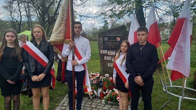Uroczystości Upamiętniające Ofiary Zbrodni Katyńskiej i Katastrofy Smoleńskiej - Obrazek 4
