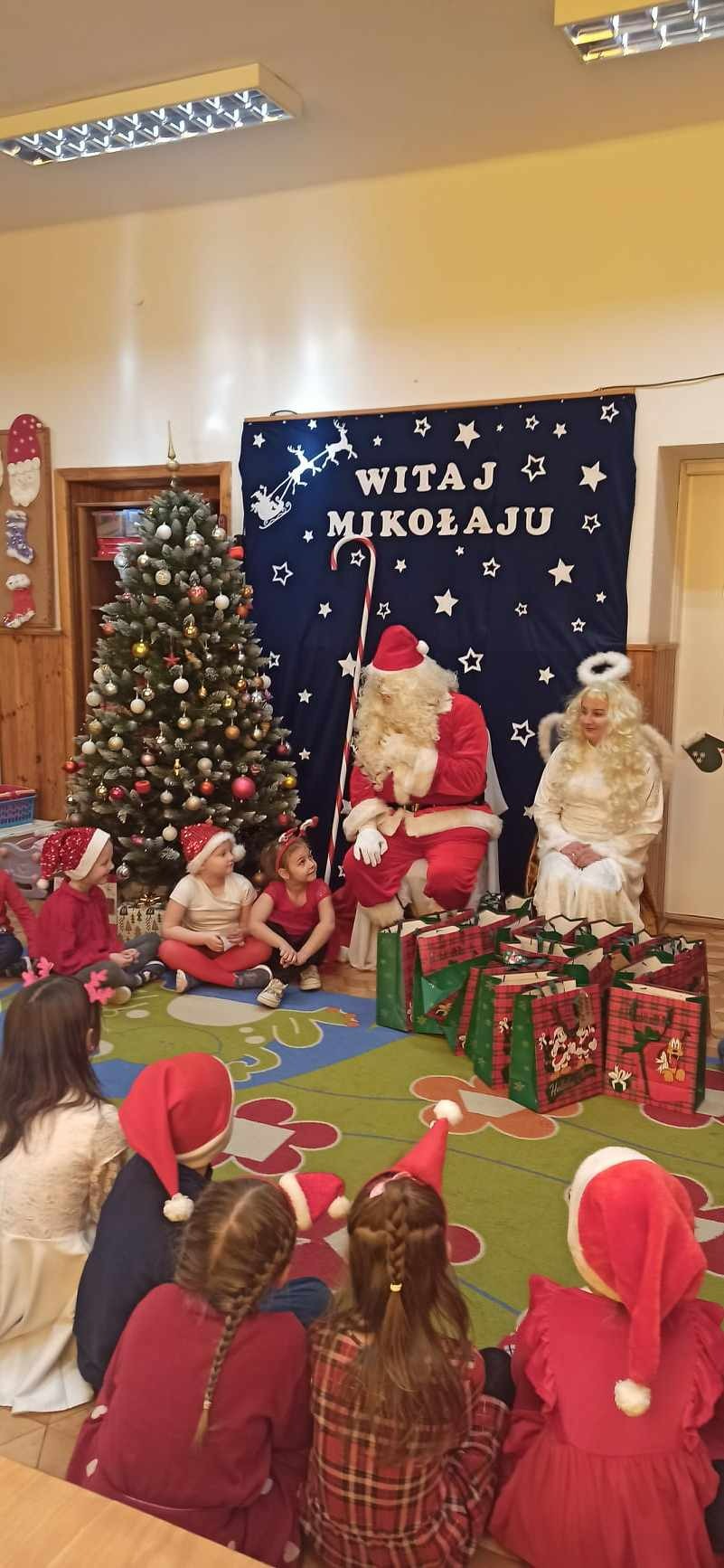Wizyta Świętego Mikołaja w naszej szkole - Obrazek 6