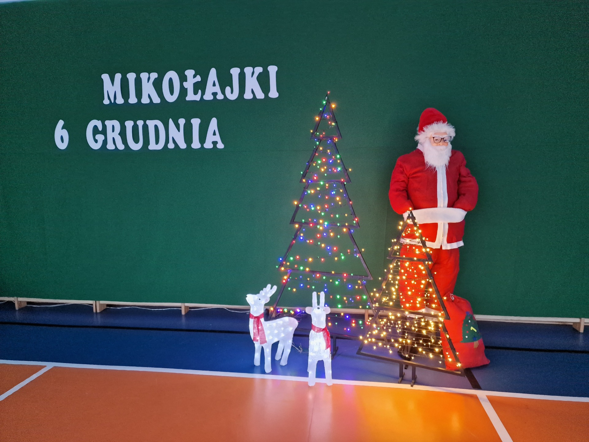 Wizyta Świętego Mikołaja w naszej szkole. - Obrazek 1