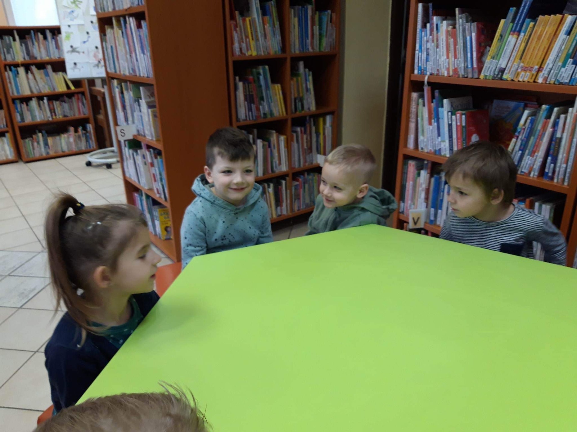 Deti z MŠ v Knižnici A. Habovštiaka - Obrázok 6