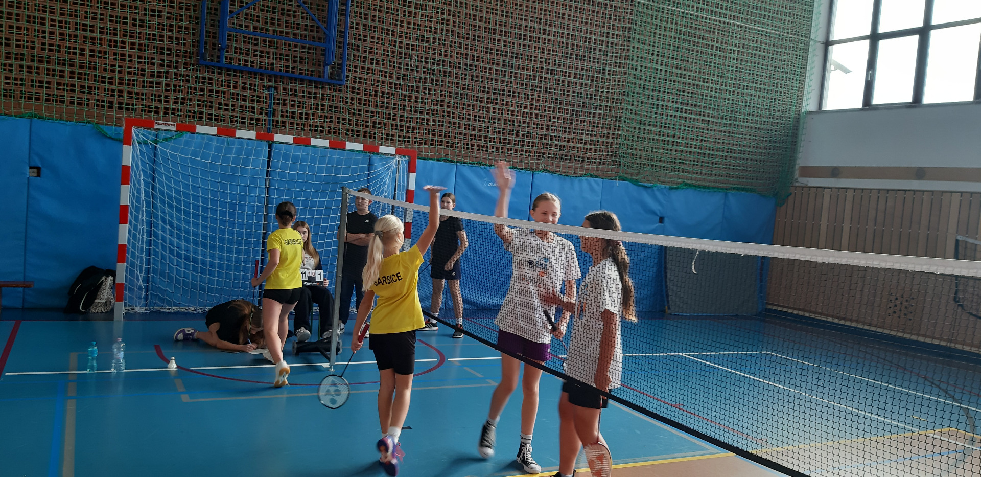 Mistrzostwa Powiatu Tureckiego w Drużynowym Badmintonie Dziewcząt - Obrazek 4