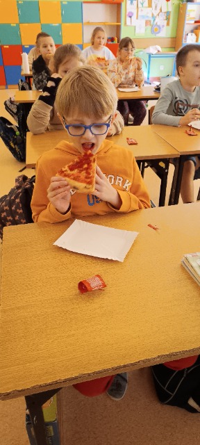 Dzień pizzy w klasie 3 - Obrazek 2
