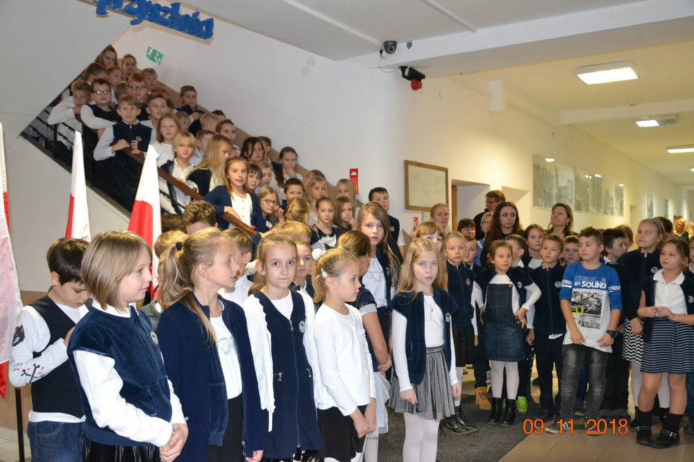 Piątek, 9 listopada godz. 11:11 - śpiewamy hymn Polski - Obrazek 1