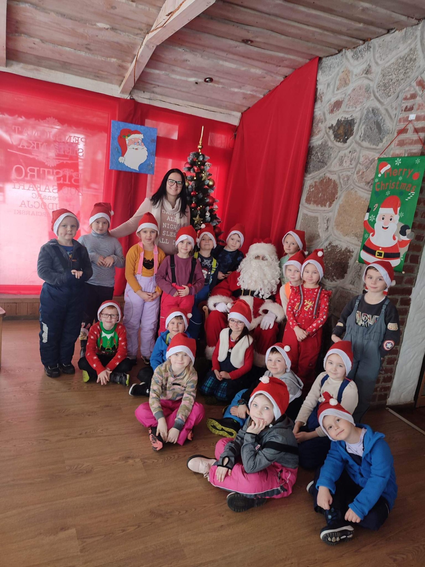 Klimat Świąt Bożego Narodzenia w grupie dzieci 0 C Szkoły Podstawowej Nr 2 im. M. Kopernika w Olecku